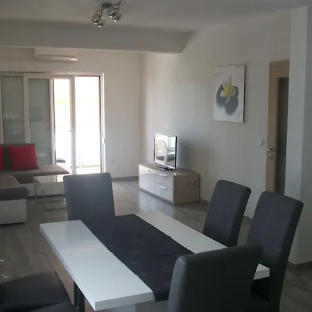 In With Swimming Pool Trogir
