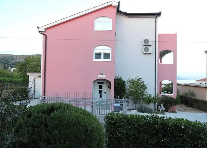 Hébergement de vacances In With Swimming Pool